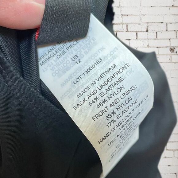 Miraclesuit by Kirkland Black and Pink One Piece One-Piece Swimsuit Sz. 12 - Picture 6 of 6